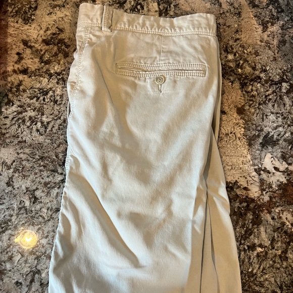 TOMMY BAHAMA Chino Khaki Shorts - Picture 5 of 5